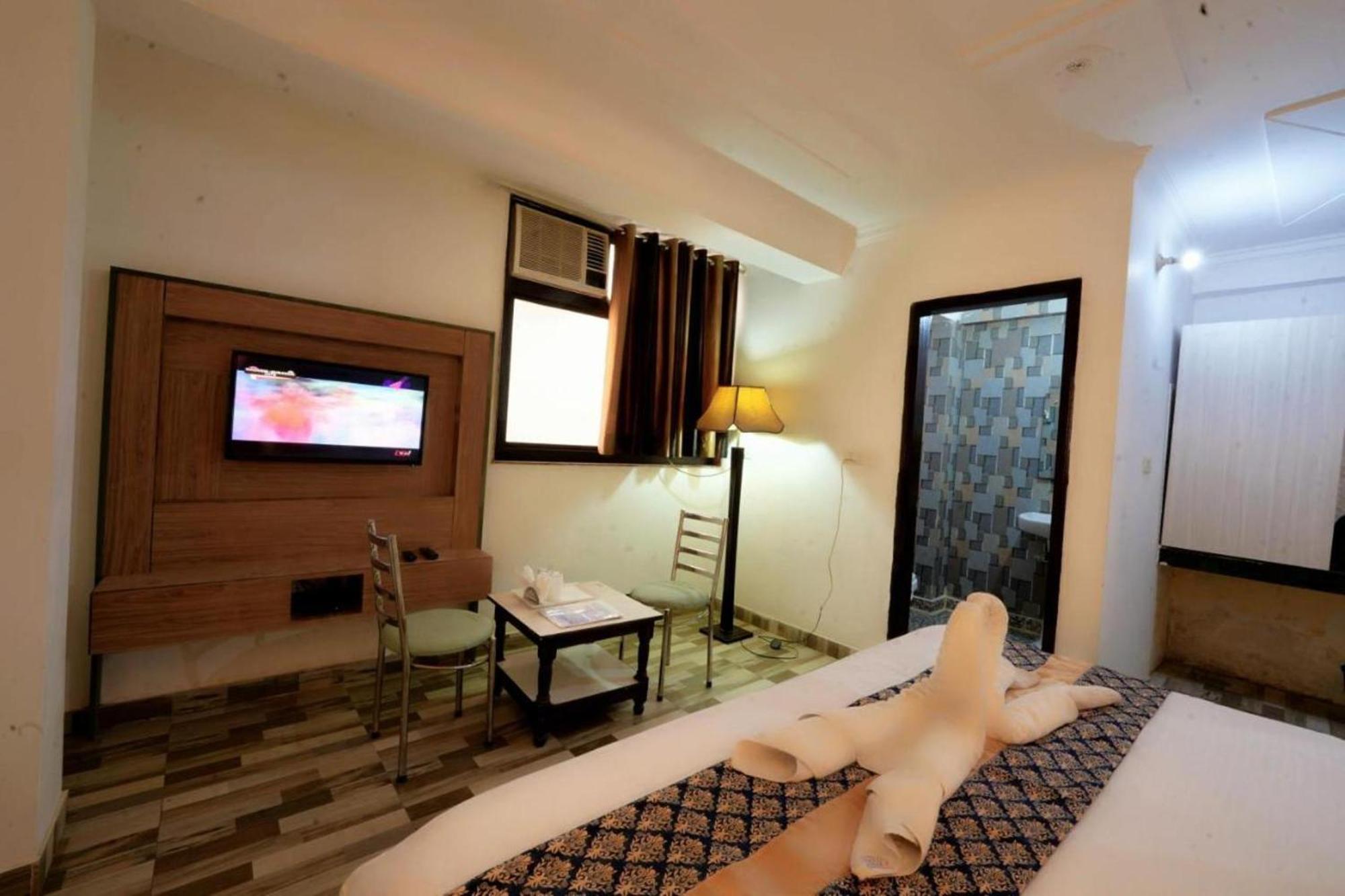 Couette-café Clink Airport 3*