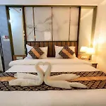 Hotel Clink New Delhi Airport