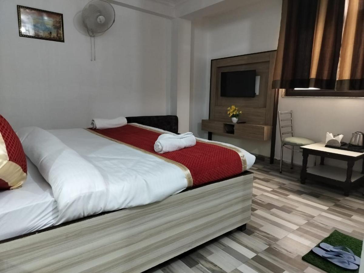 Clink Airport Bed & Breakfast 3*