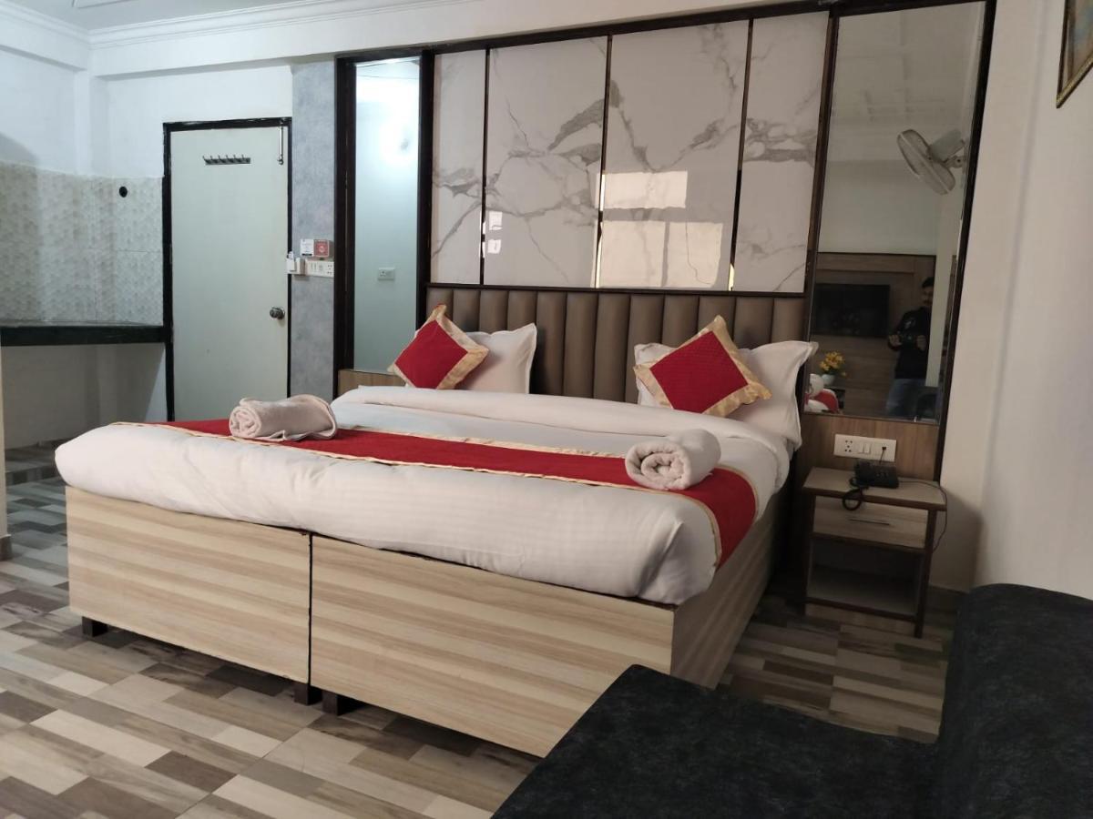 Clink Airport Bed & Breakfast New Delhi