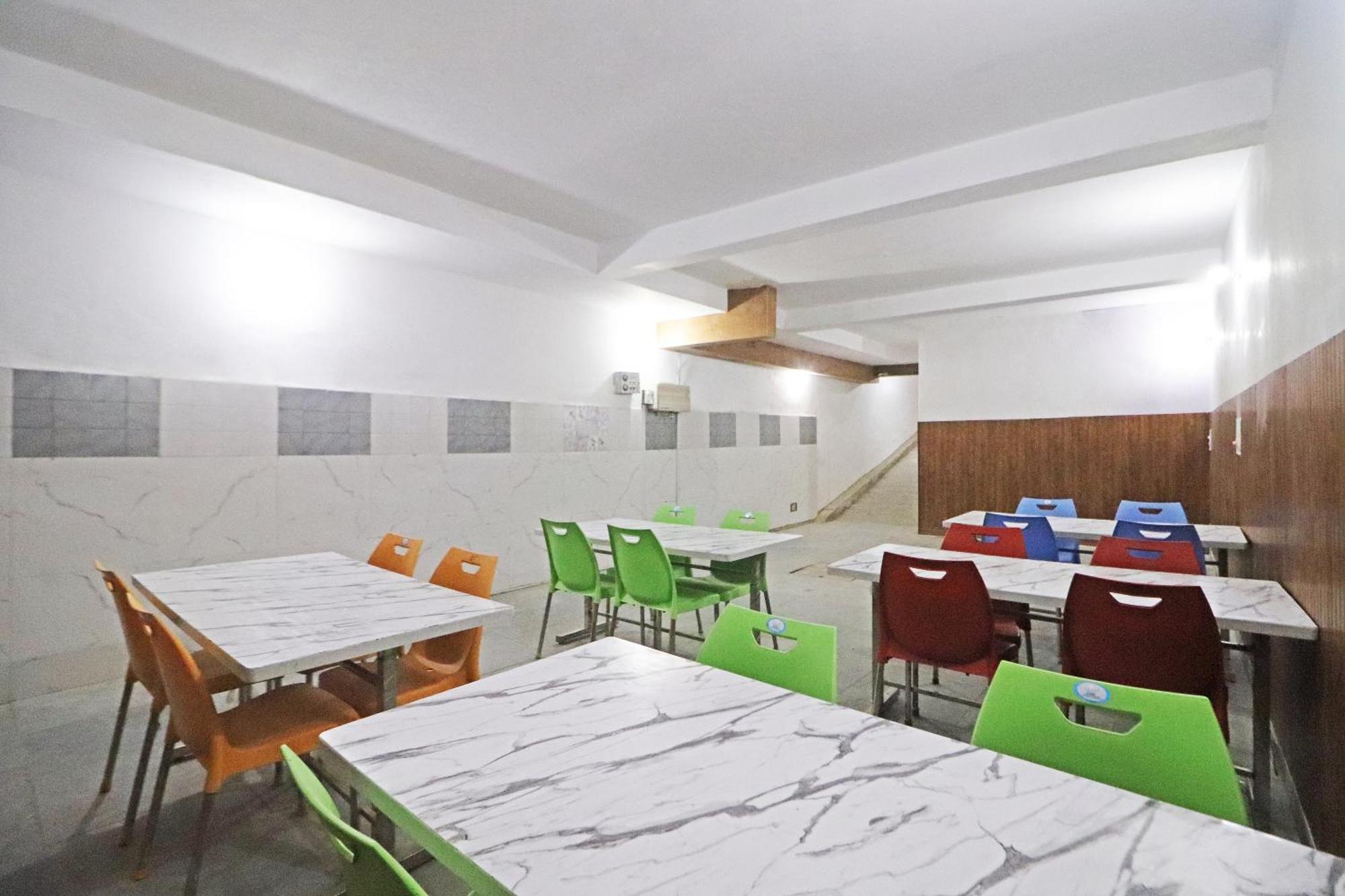 Clink Airport Bed & Breakfast 3*
