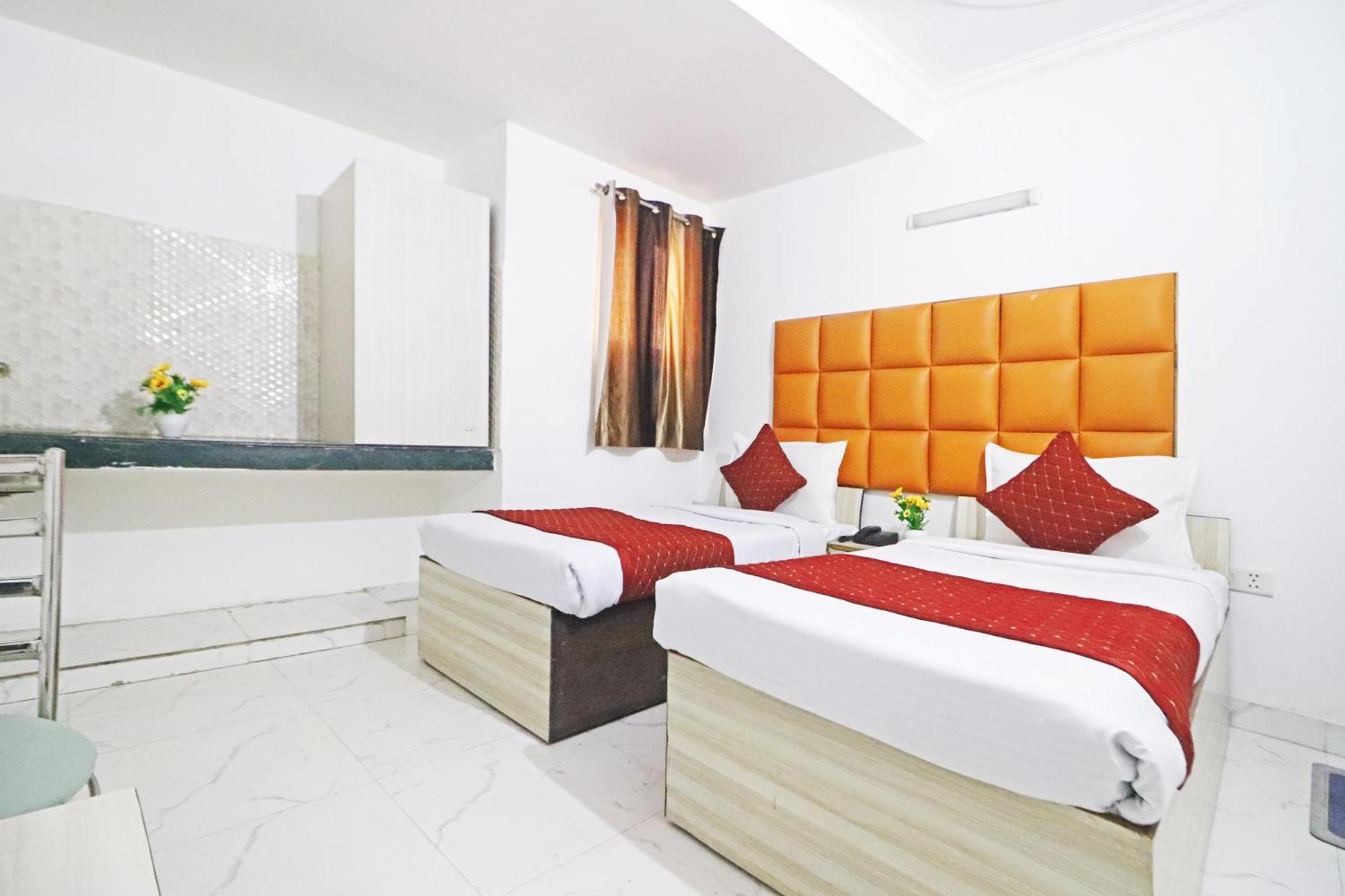 Clink Airport Bed & Breakfast New Delhi