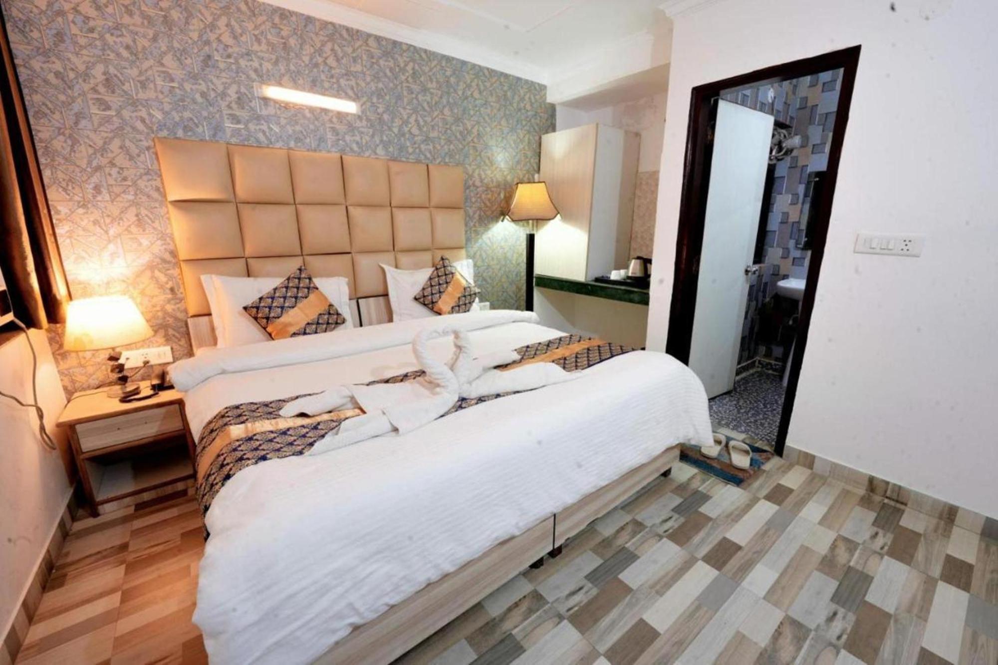Clink Airport Bed & Breakfast 3*